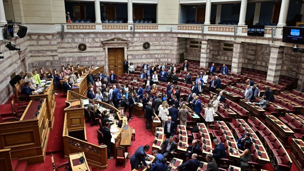 Από την κοινοβουλευτική παρωδία για το σκάνδαλο ΟΠΕΚΕΠΕ στη Βουλή το βράδυ της περασμένης Τετάρτης